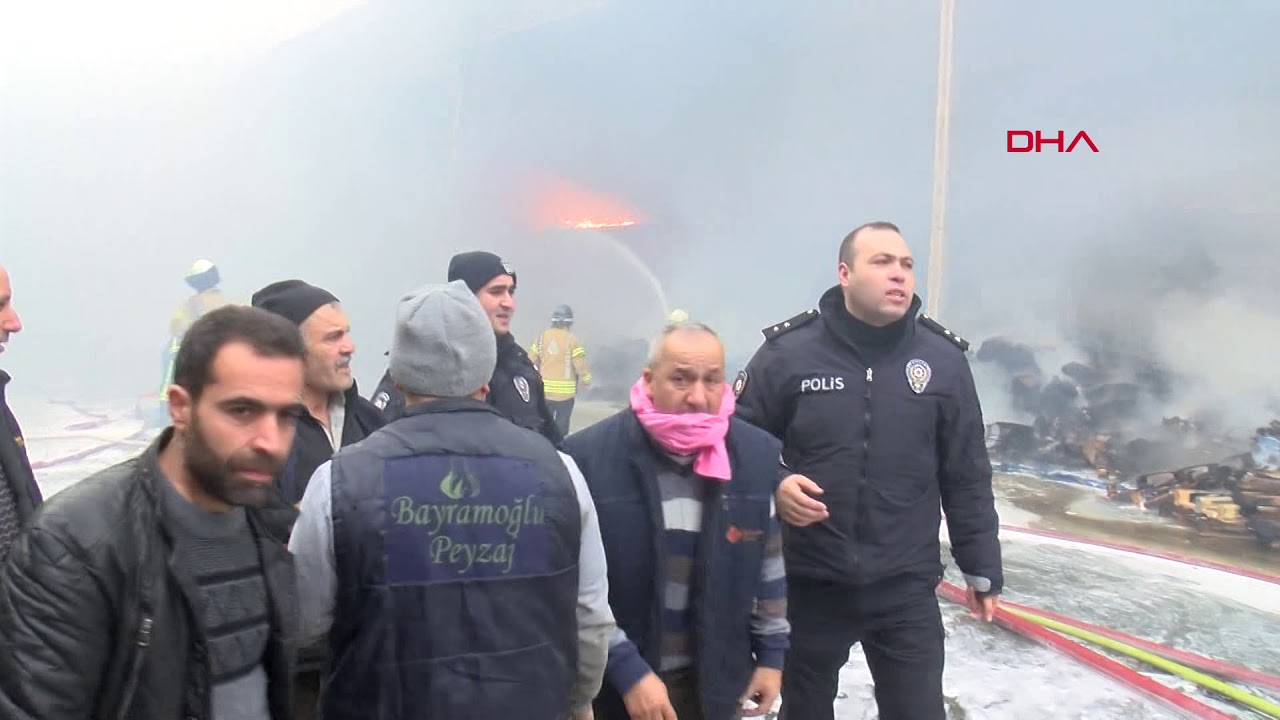 Arnavutköy'de fabrika yangını:  Fabrika sahibi gözyaşlarını tutamadı