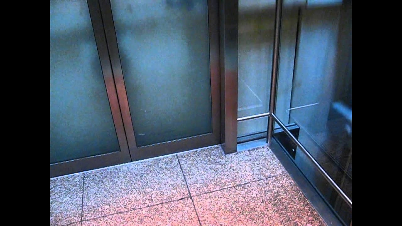 RANDOM LIFT TOUR - Manchester