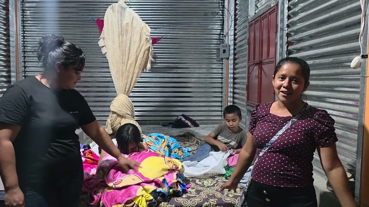 gran bendición para los niños de doña maili y Tetengo. 