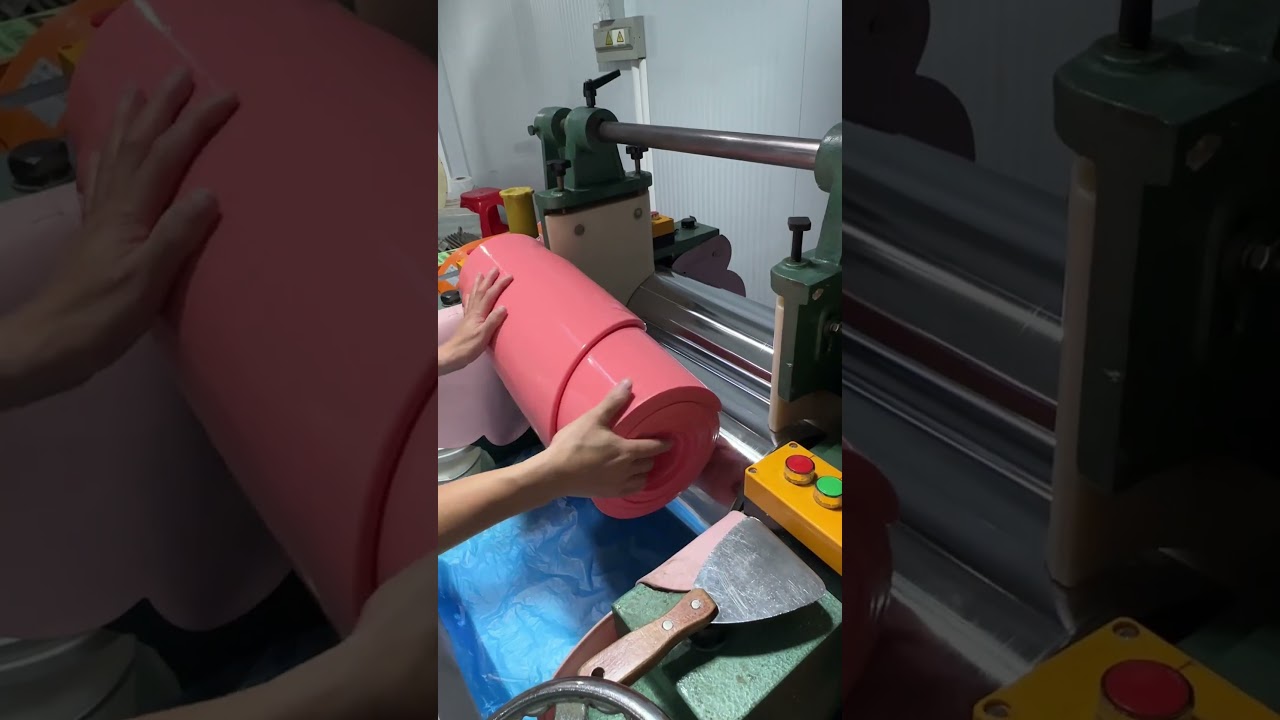 A red silicone bowl #machine #factoryproducts #factory