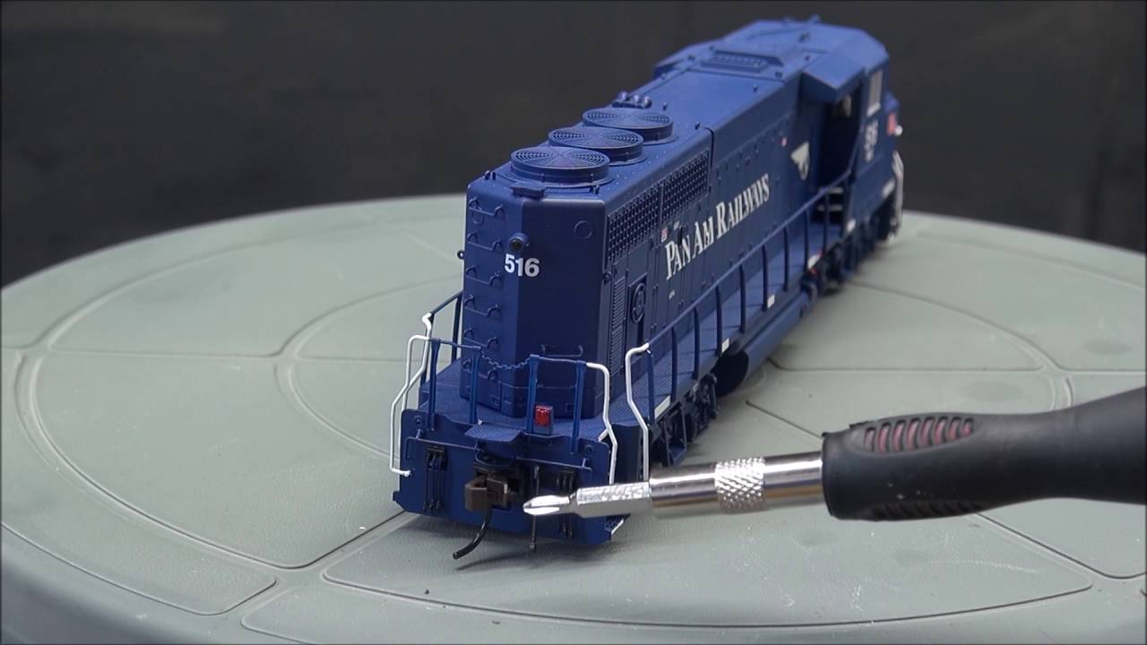 Review: Atlas GP40-2(W) with DCC & ESU LokSound