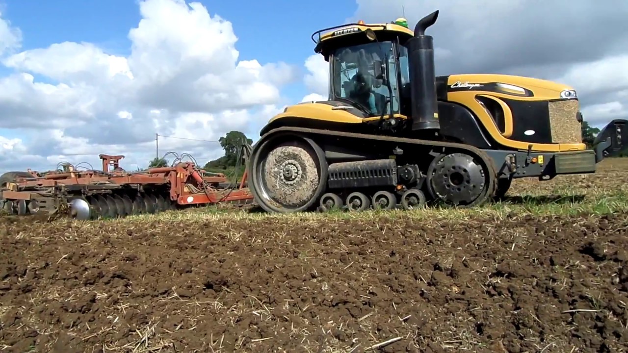 CAT Challenger 875E & Gregoire Besson Cultivating