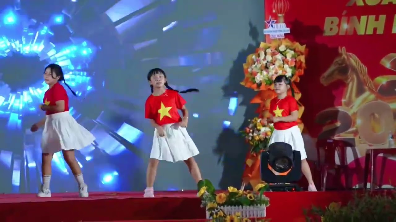 Mashup Kiếp Sau Vẫn Là Người Việt Nam vs Người Việt - Dance by Sunny