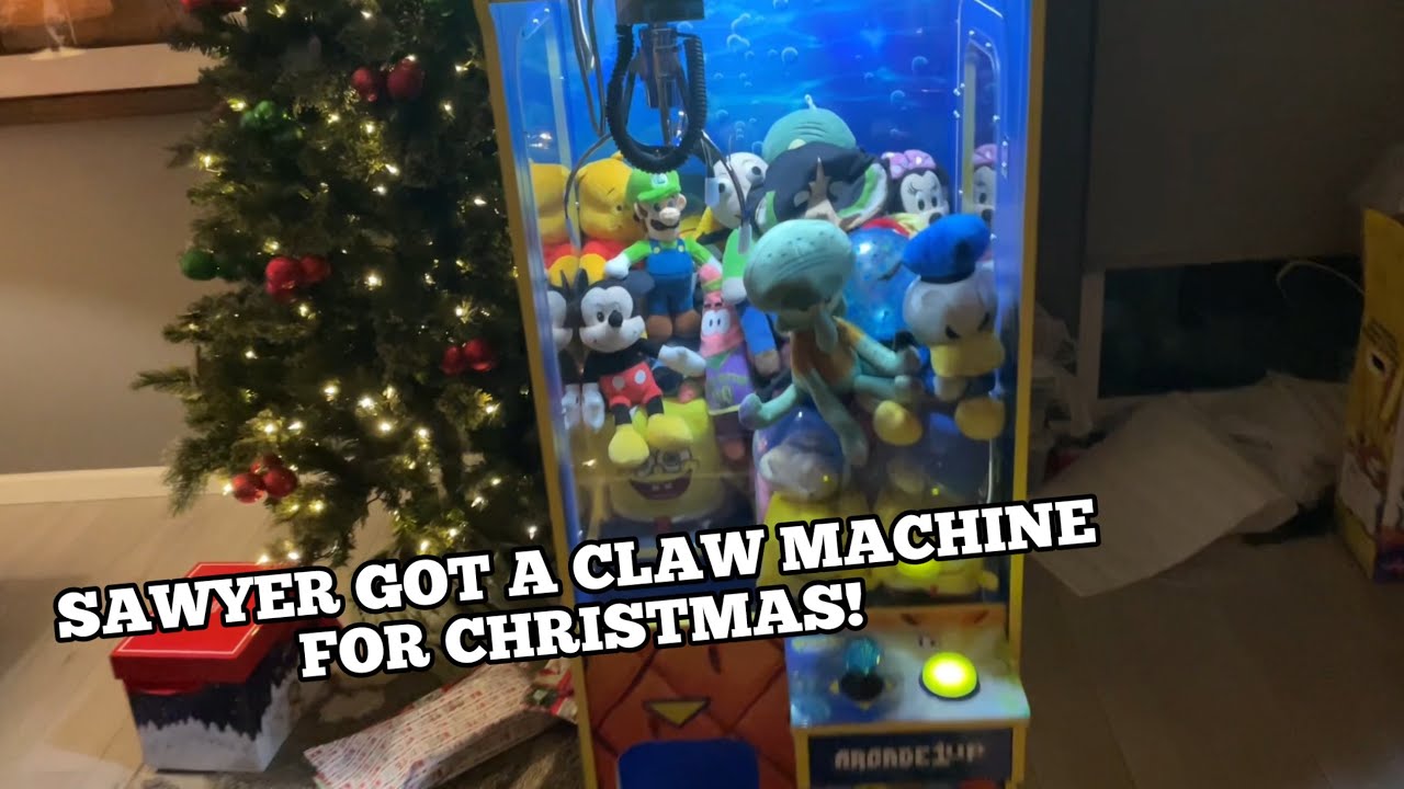 SAWYER GOT A CLAW MACHINE! (Christmas Haul 2025)