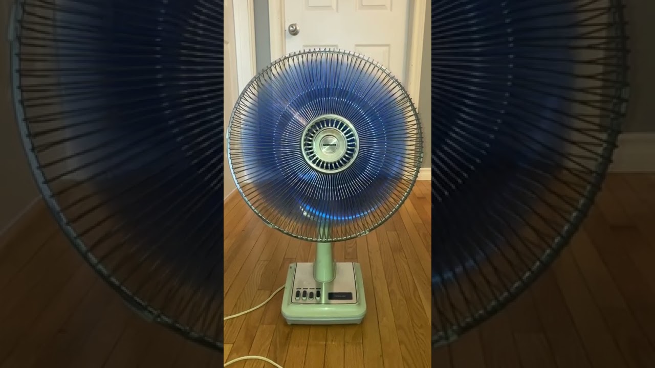 1970’s Toshiba 16” Desk Fan