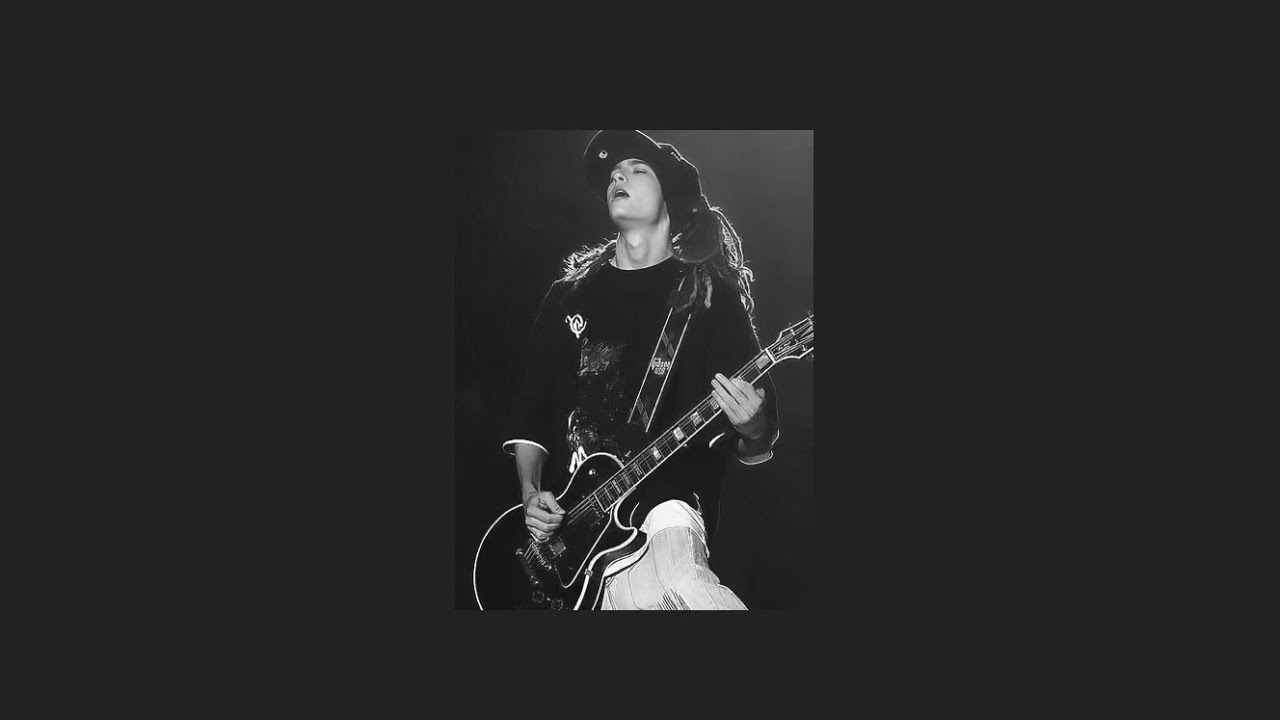 Tom kaulitz edits for 9 minutes!