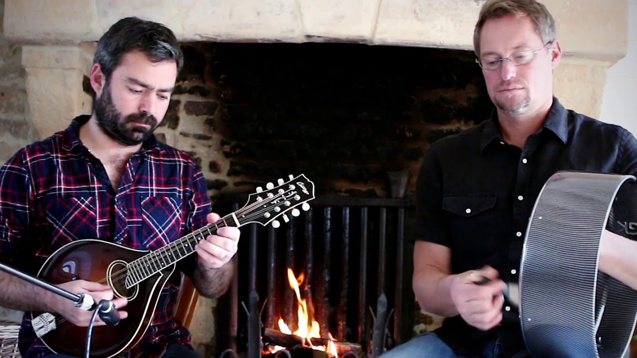Mandolin and friends. Pat Mahon's (jIg) /The maid I never forgot (reel) with Kevin Garnier (Bodhran)