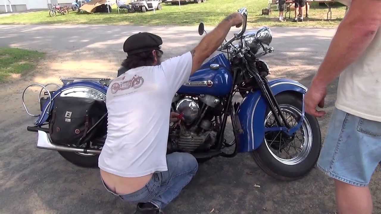 Hunting Harley's, 1947 Knuckle original paint at Wauseon