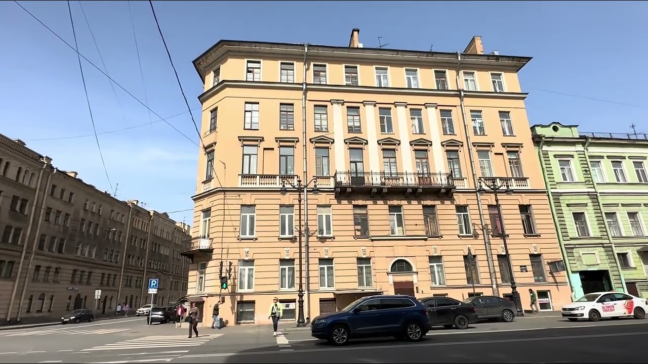 Короткая история Дома-сказки и многое другое на улице Декабристов в Санкт-Петербурге