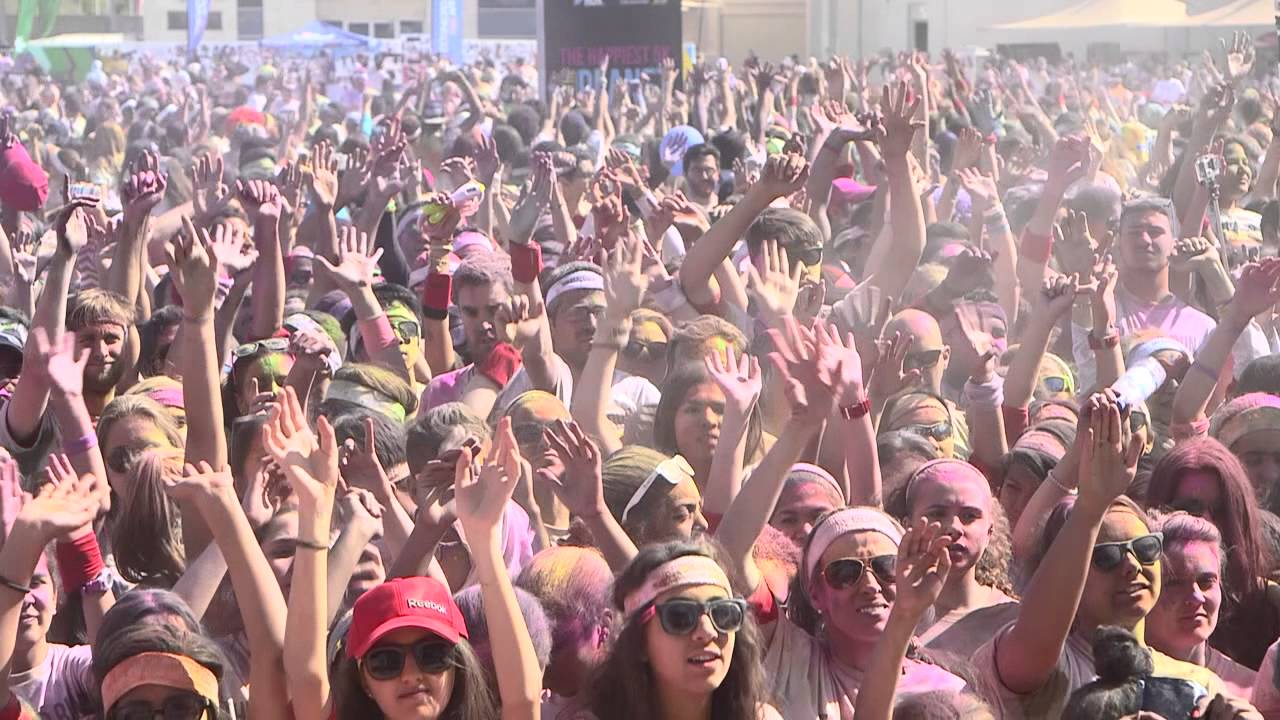 The Color Run Qatar presented by Sahtak Awalan (2015)