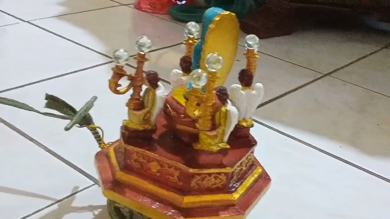 1 minute grand marian procession. Bambini chibi version.