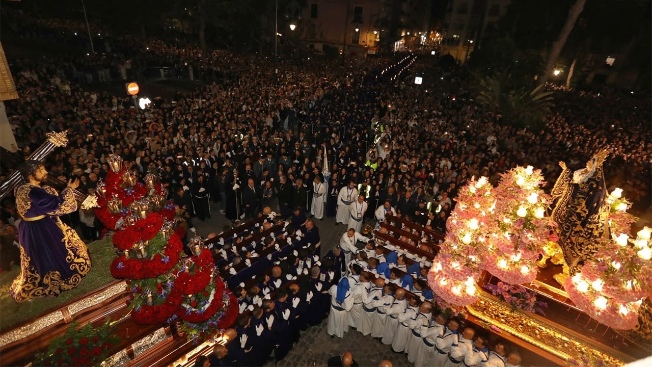 La Semana Santa de Cartagena vibra en la madrugada con el Encuentro