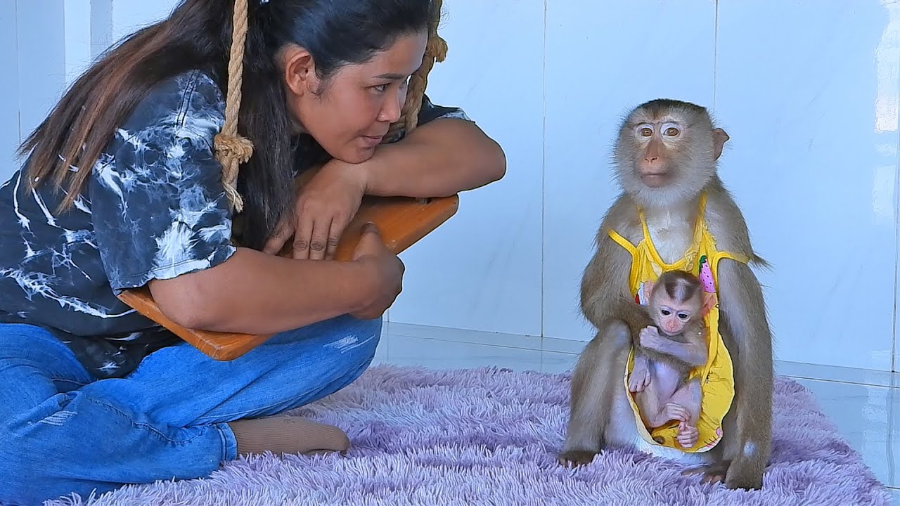 Adorable Mom Luna Take Care Daughter Valen Routine