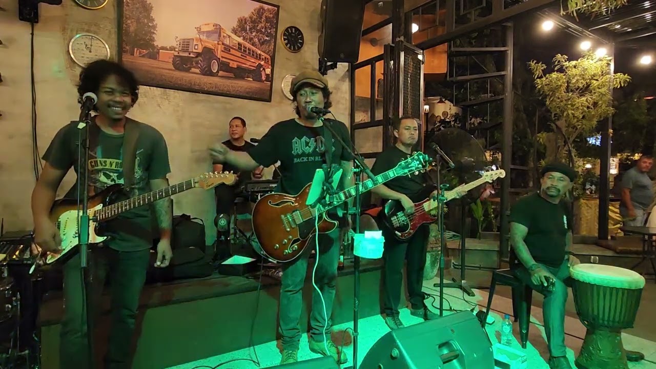 Jimi Hendrix Voodoo Child cover by Aboe And Friends.