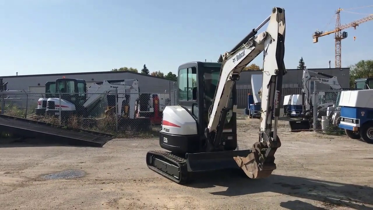 Bobcat E35 Excavator - Walkthrough
