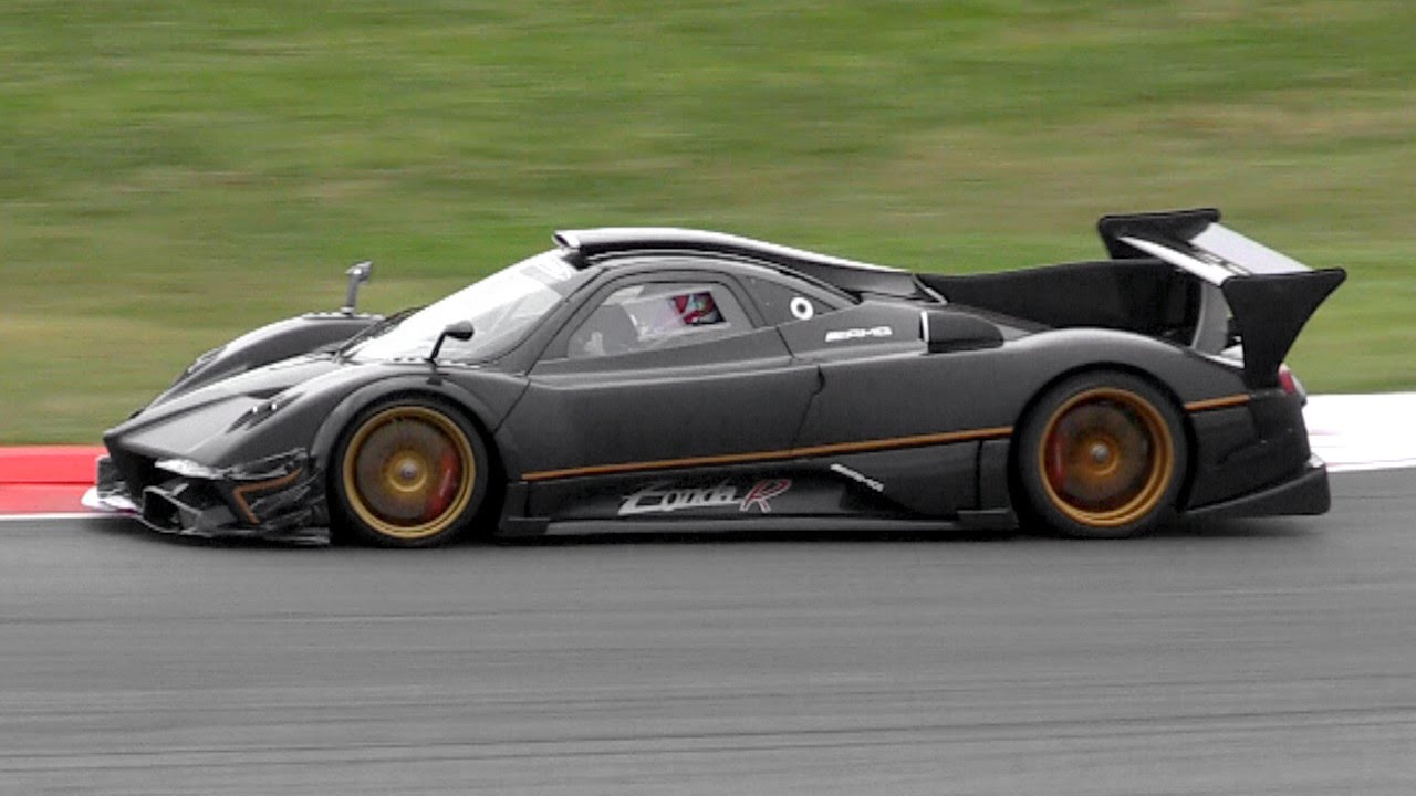 2 x Pagani Zonda R Evolution Sound In Action On Track