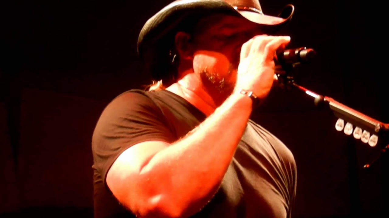 Trace Adkins Them Lips
