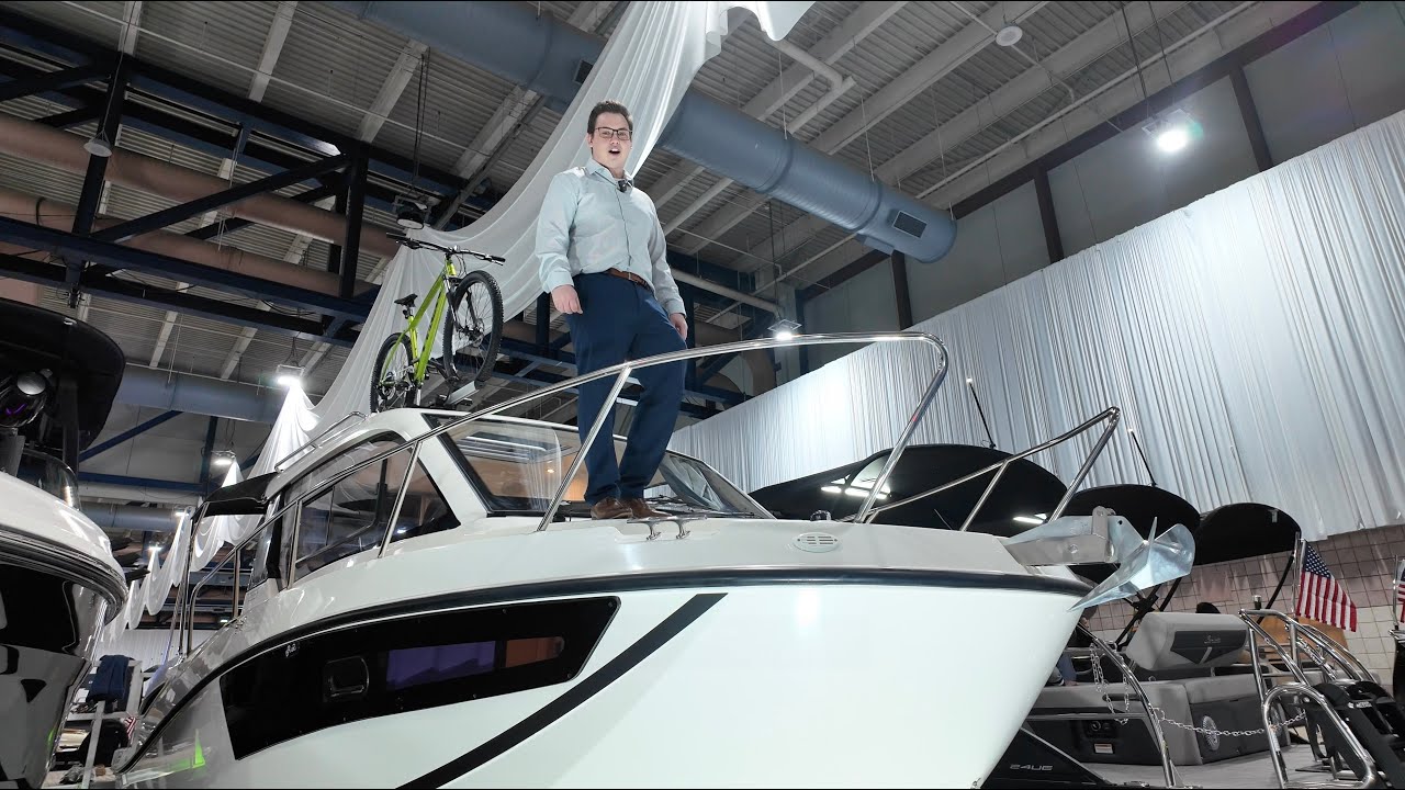 Обзор Bayliner T25 Explorer 2024 года &mdash; Выставка катеров в Рочестере