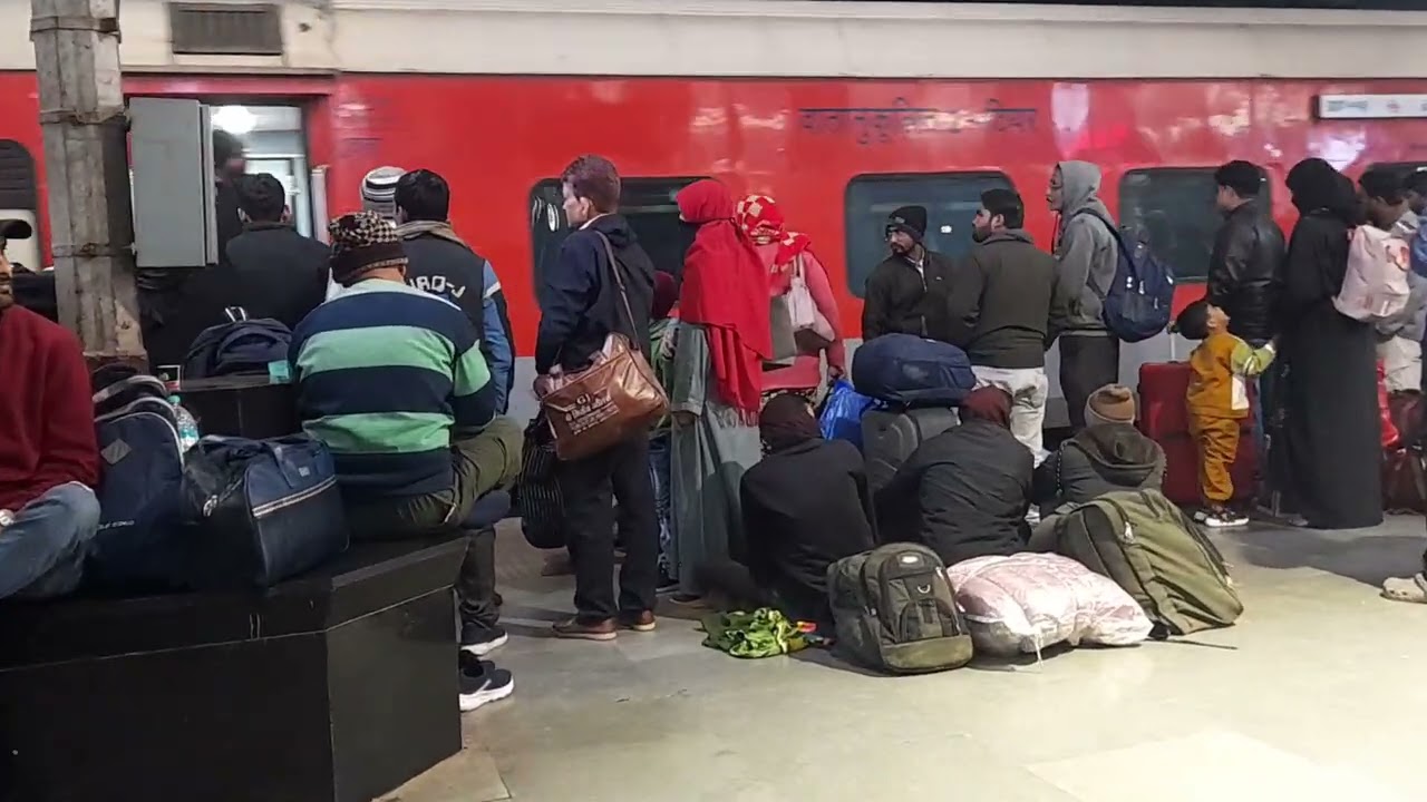 Kanpur Central   Pushpak Expres