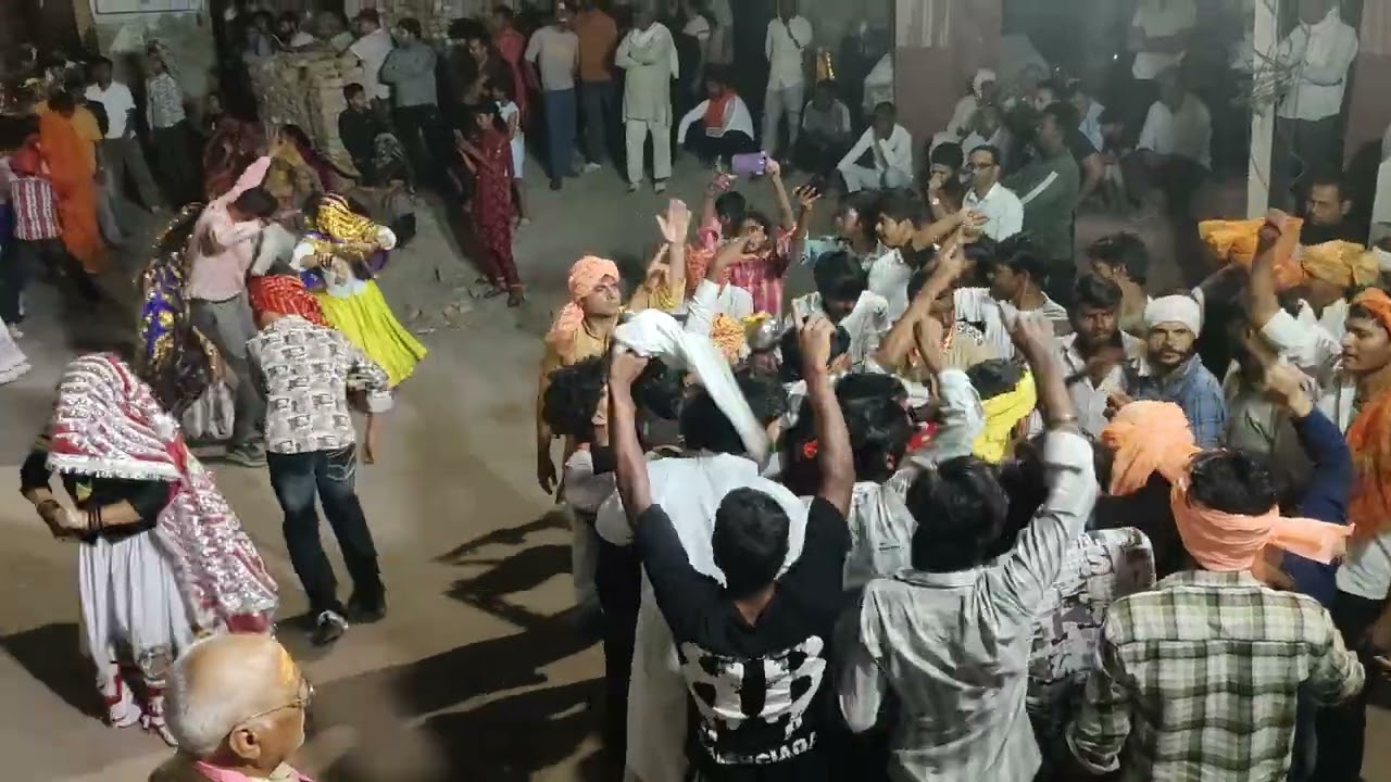 होली महोत्सव का आनंद कोसी कलां में।