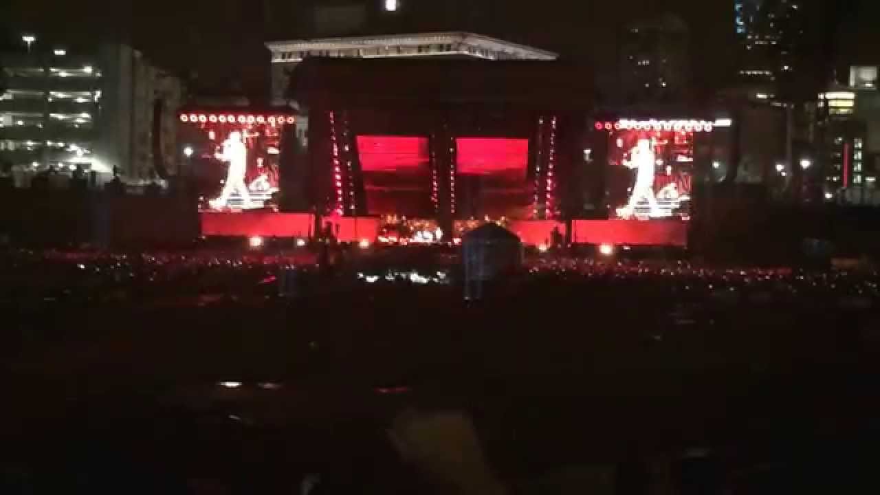 Love The Way You Lie - Eminem & Rihanna - Live in Detroit Aug 22, 2014