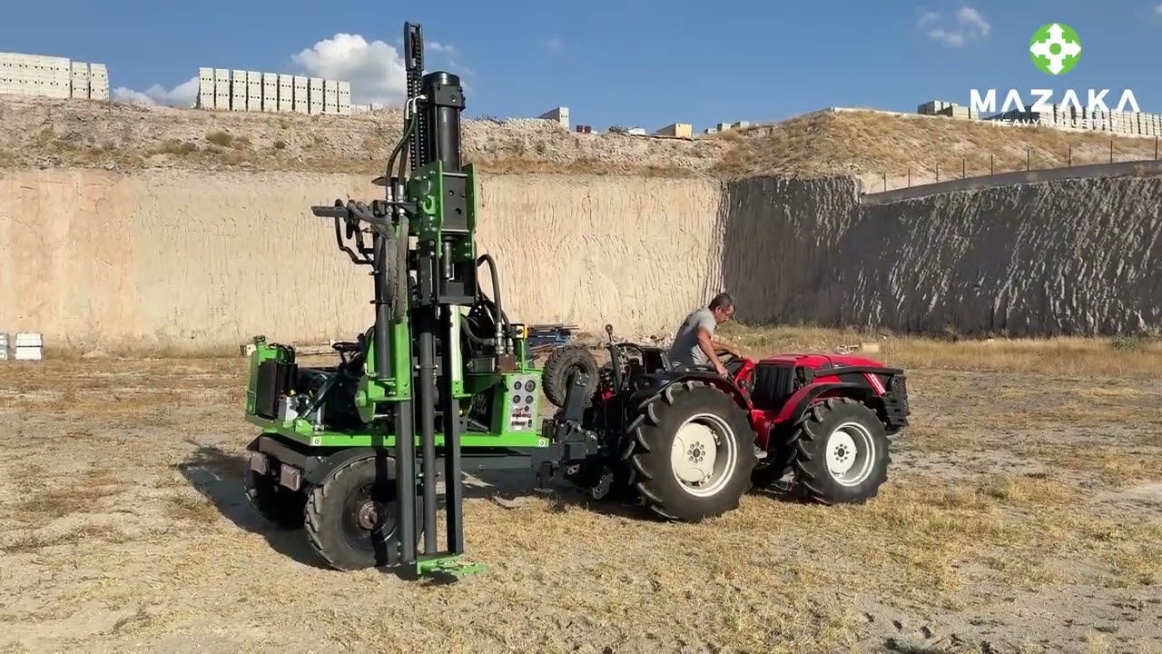 Kafar do barier drogowych na platformie dwukołowej, ciągniony, marki Mazaka MW 600TL, maszt 2,9 m