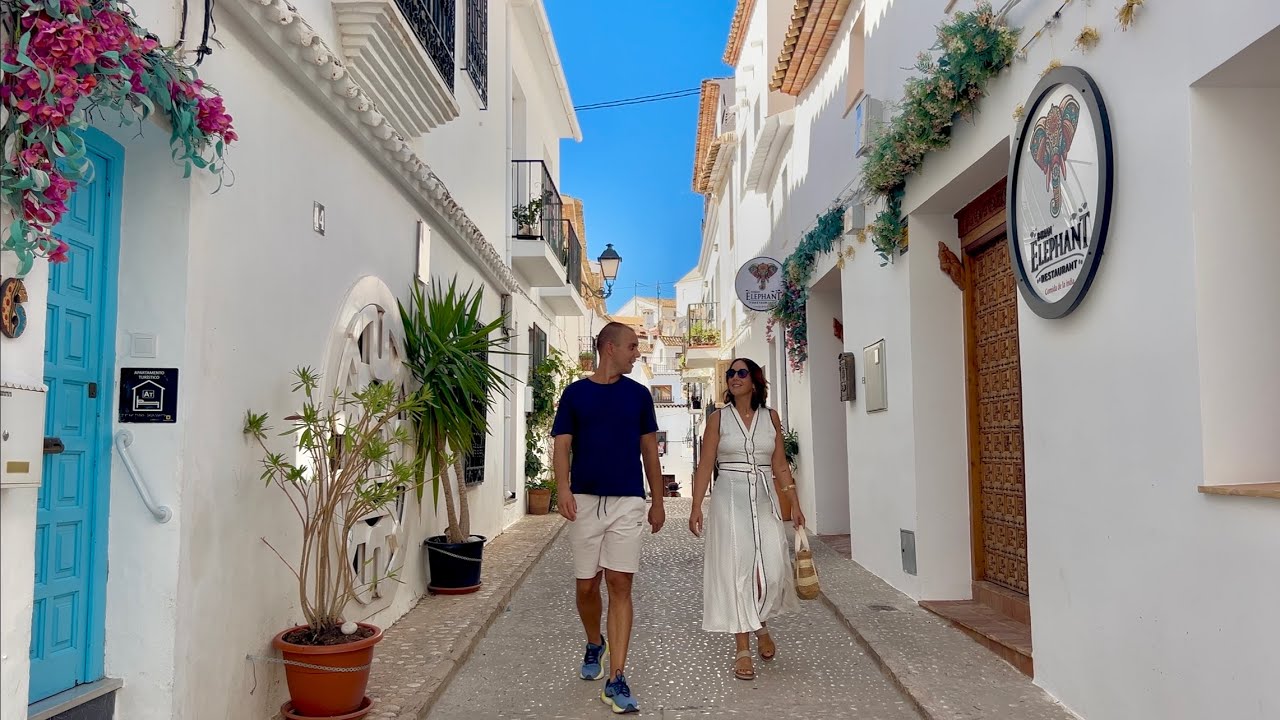 ENCUENTRO LA COMPAÑÍA PERFECTA EN ESTE HERMOSO PUEBLO DE ESPAÑA| ALTEA