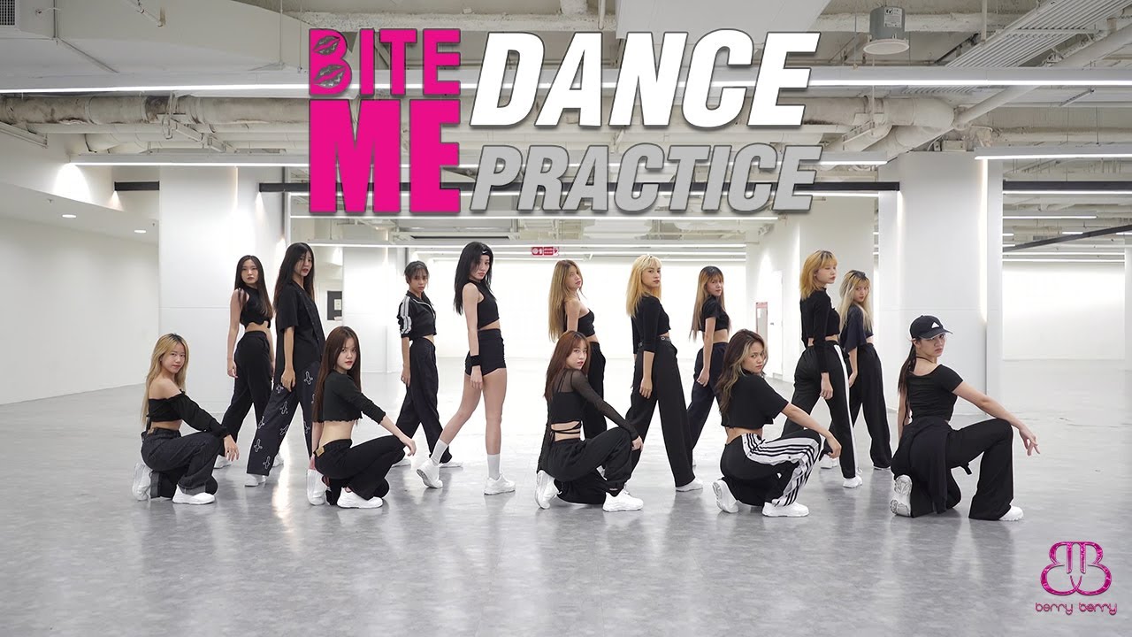Berry Berry 'BITE ME' Dance Perform