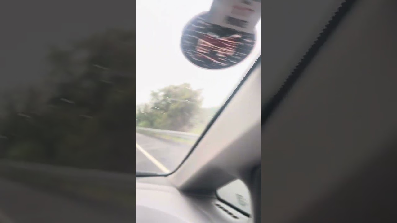 Biniyak ang bundok para mag karoon ng kalsada