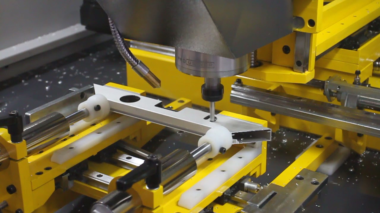 Máquina CNC para usinar perfis de alumínio - Maximize sua mão de obra!