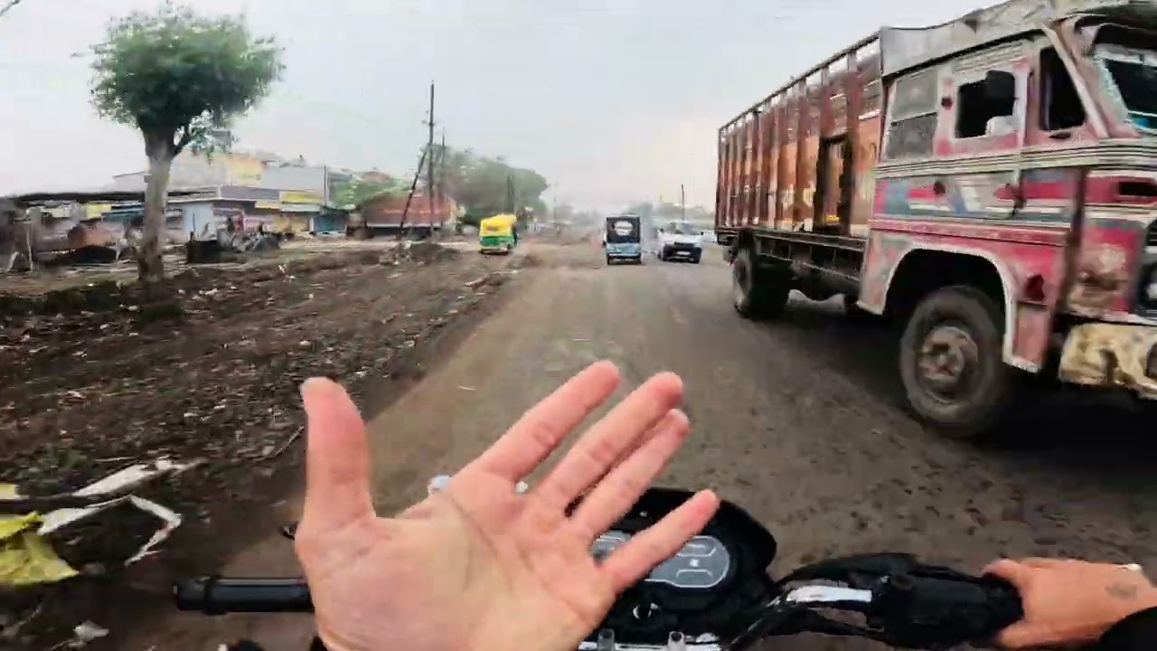 Finally Ujjain To Amgaon Ke Liye Nikal Gaya 🚩Jai Shree Mahakal🚩#ujjain #rajesh_d250 #amgaon #bajaj 