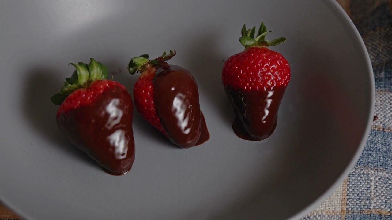 Vegan Chocolate Dipped Strawberries - Veganiac