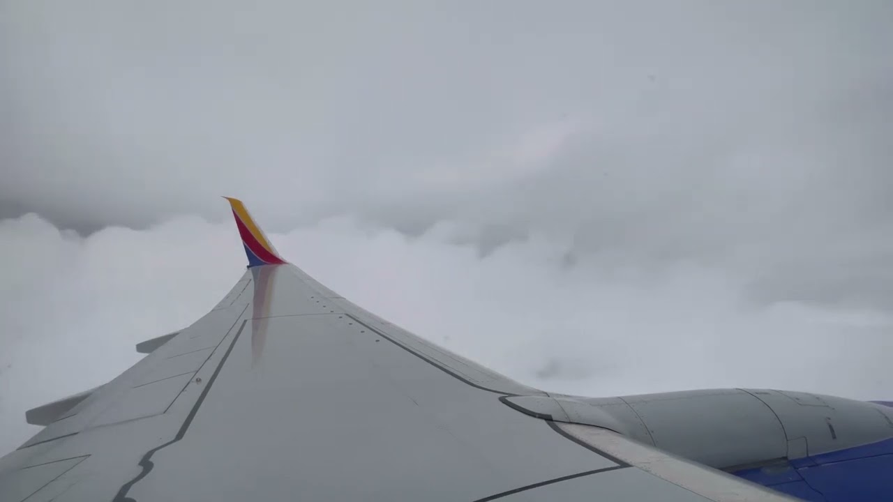 Southwest Airlines Denver to Des Moines on 737-800 Take-off and Landing in 4K