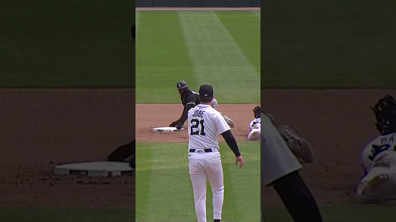 Javy B&aacute;ez tags will never get old 😮&zwj;💨