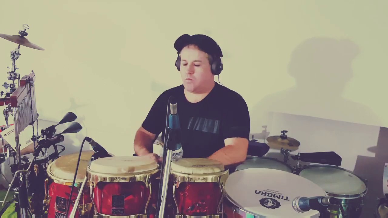 Conga fusi&oacute;n tumbadora timbal de mano quinto conga tumba bong&oacute; percusionista caribe&ntilde;o de ritmos uhf.