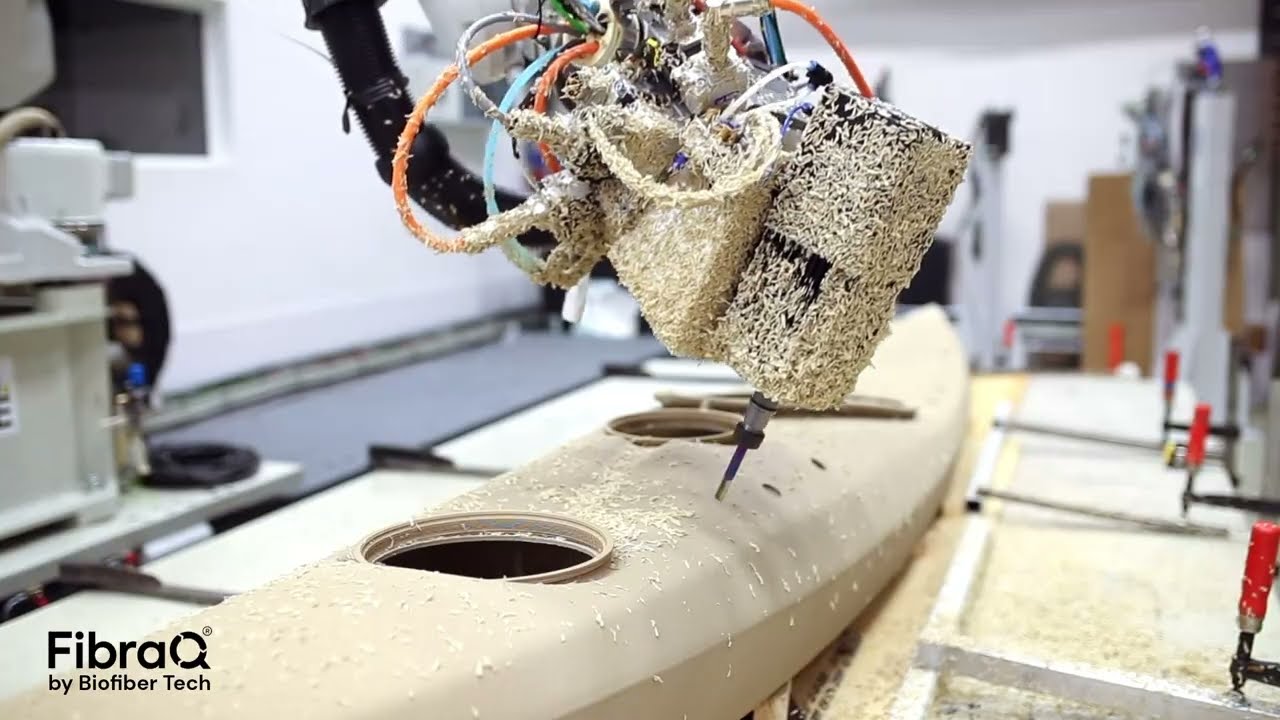 3D printed Kayak, material recycled FibraQ 3D compound
