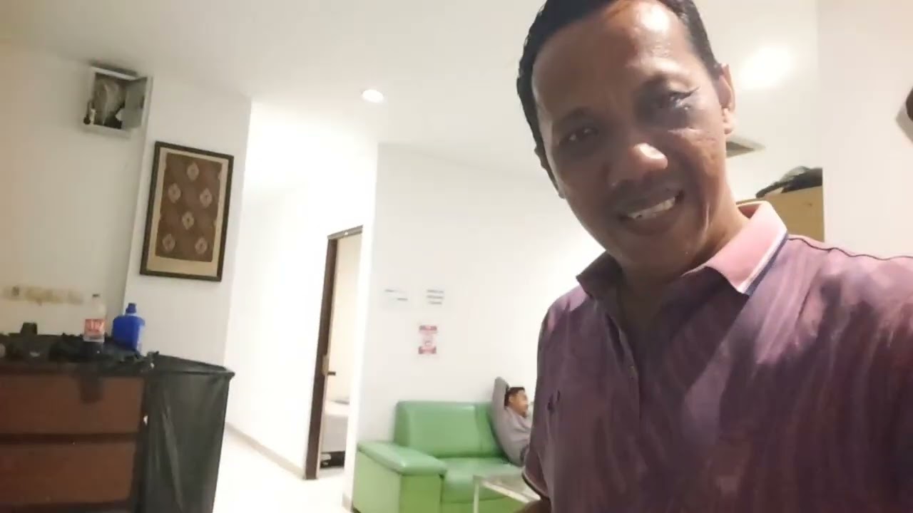 Hotel oyo di jalan dukuh Kupang barat