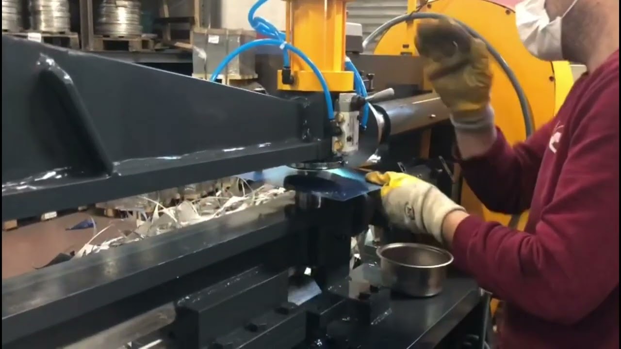 Automatische Kreisschere f&uuml;r runde Blechteile I Blech Rund Schneiden Maschine