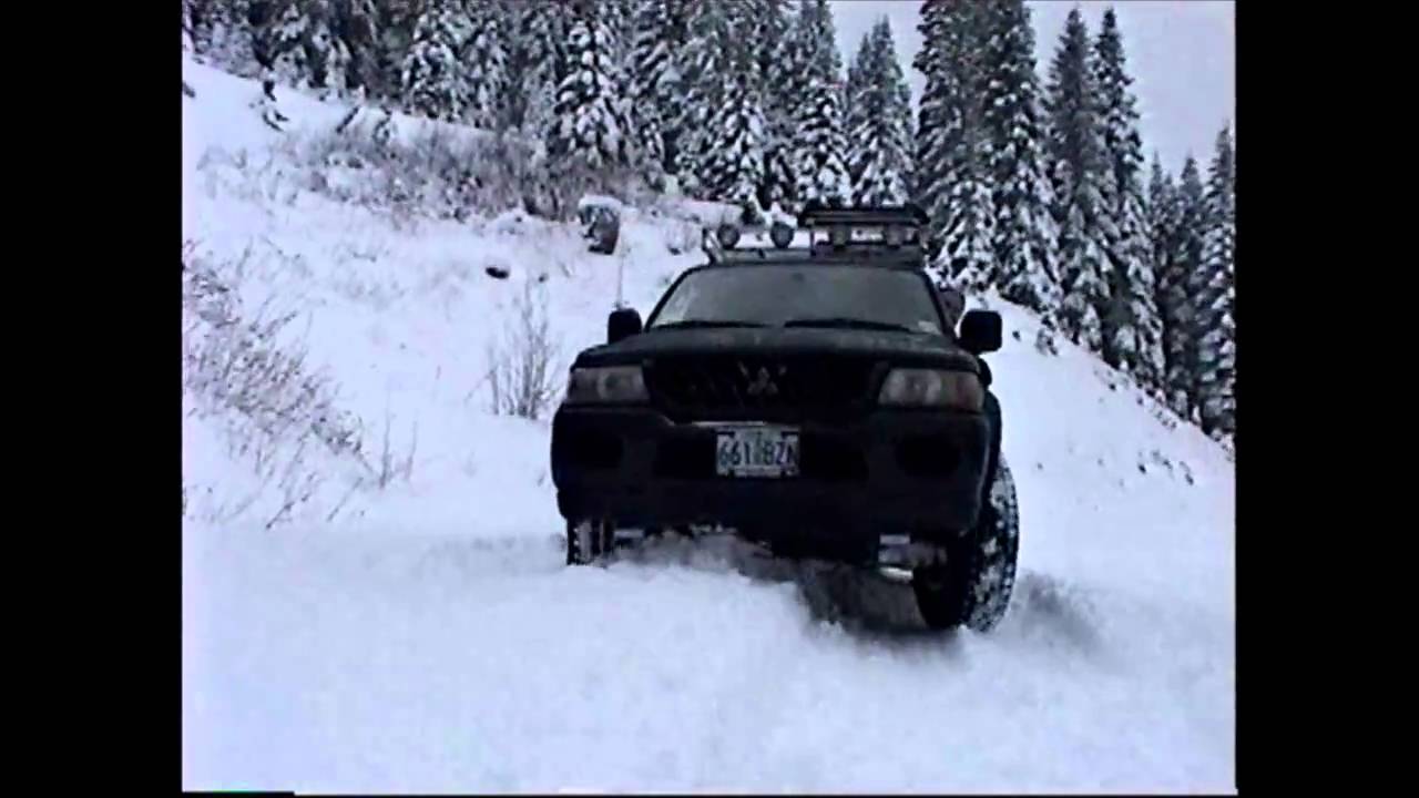 2001 Mitsubishi Montero Sport in the Snow 4x4 11-25-06