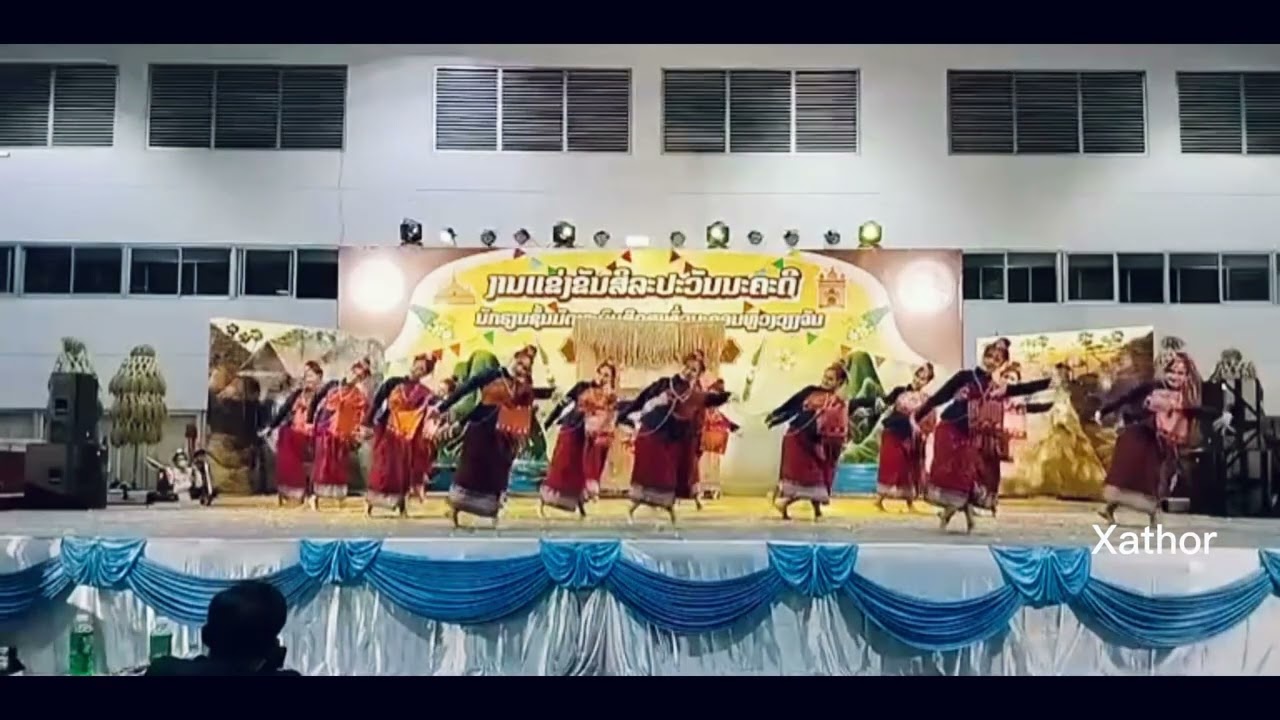 ບົດຟ້ອນ ບຸນໄຂປະຕູເລົ້າ ແຂ່ງຂັ້ນນະຄອງຫຼວງ ຕົວແທນຈາກເມືອງຫາດຊາຍຟອງ 7/4/2023 ໂຮງຮຽນຫ້ອມສະຫວັນ ອັນດັບ 3