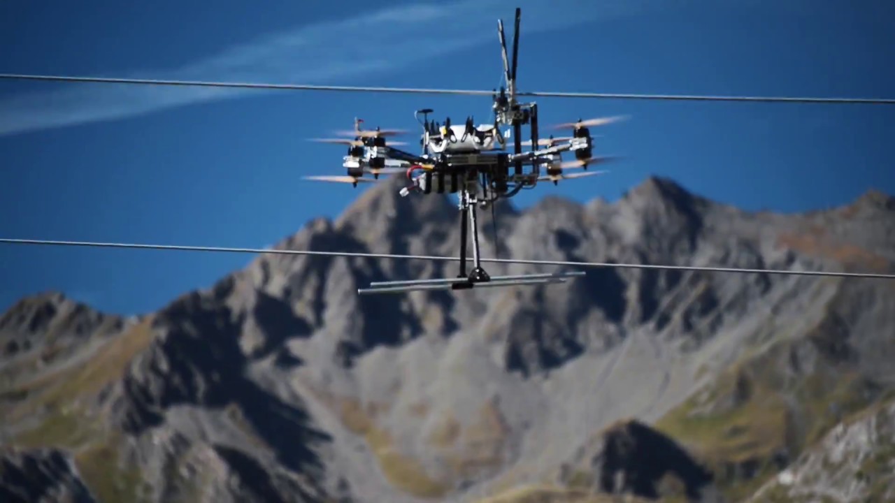 Pose de balises par drones à Tignes