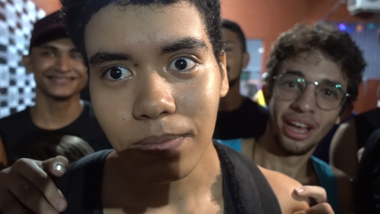 ELE NAMORA, MAS ELA NÃO SABE