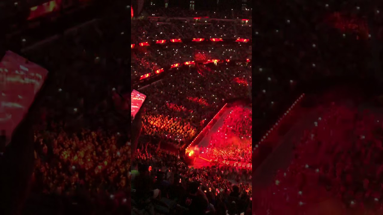CROWD REACTION to EDGE&rsquo;s Vintage Brood FIRE 🔥 Entrance at Summer Slam 2021 in Las Vegas, Nevada