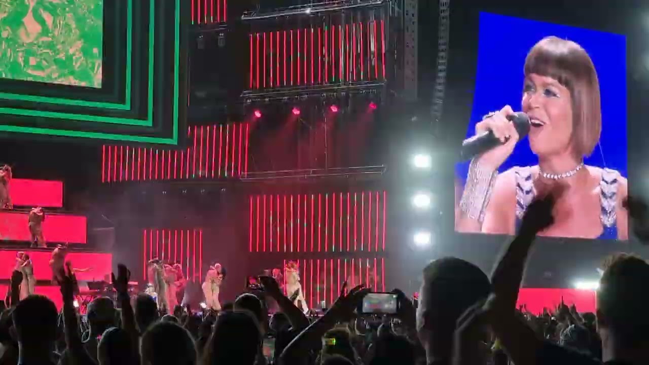 Alessandra Amoroso Un sorriso grande @San Siro 13/07/22