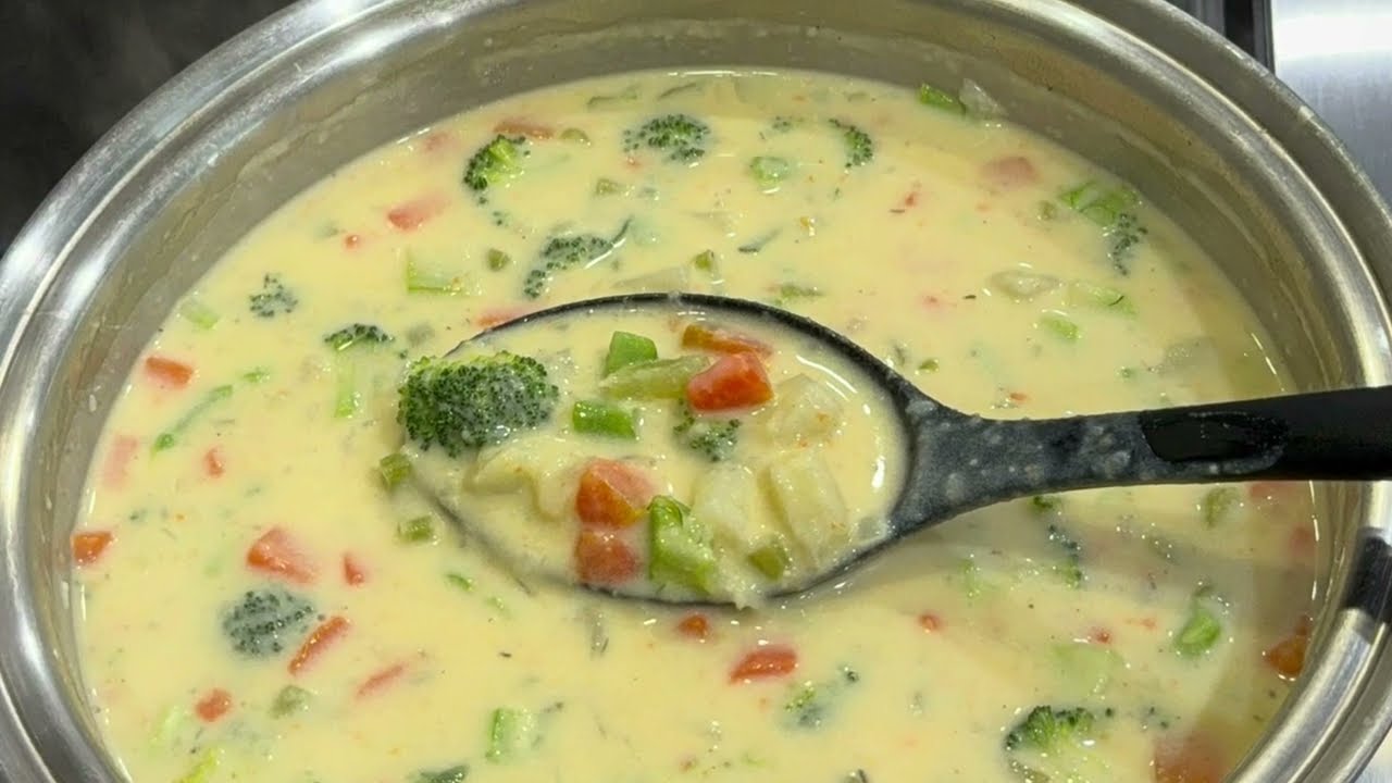 Sopa De BROCCOLI, PAPA y Queso CHEDDAR. Cremosa y Simplemente Deliciosa