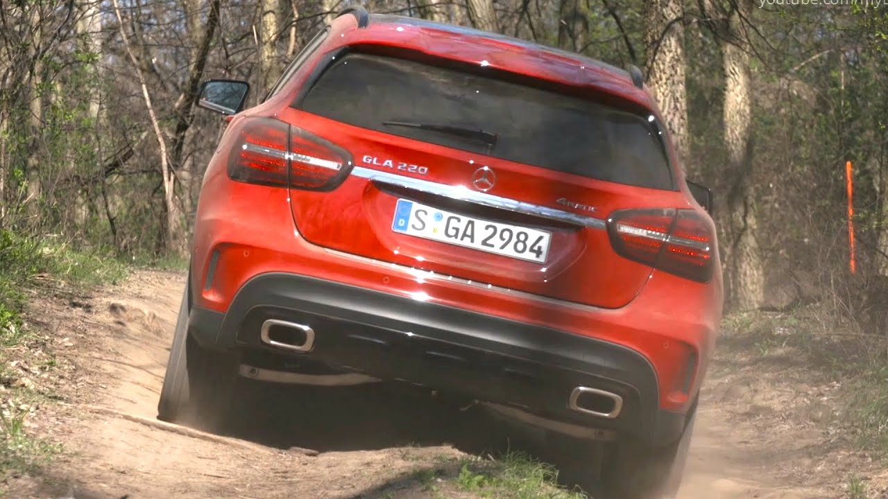 Mercedes GLA 220 4MATIC - Off-roading