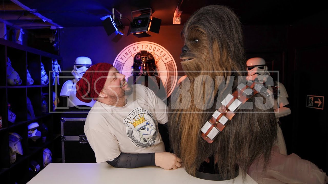 RS Unboxes - Regal Robot Chewbacca Bust