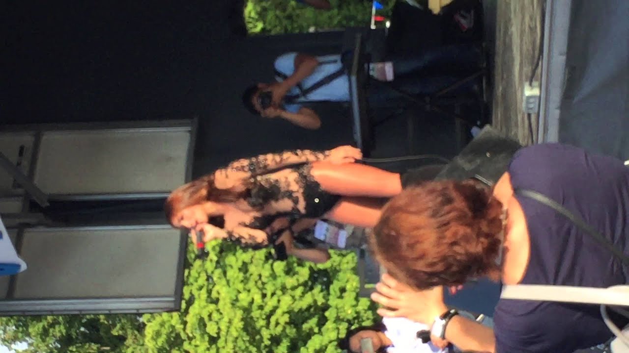 Solenn Heusaff in Vancouver 2015 ( Bulong)