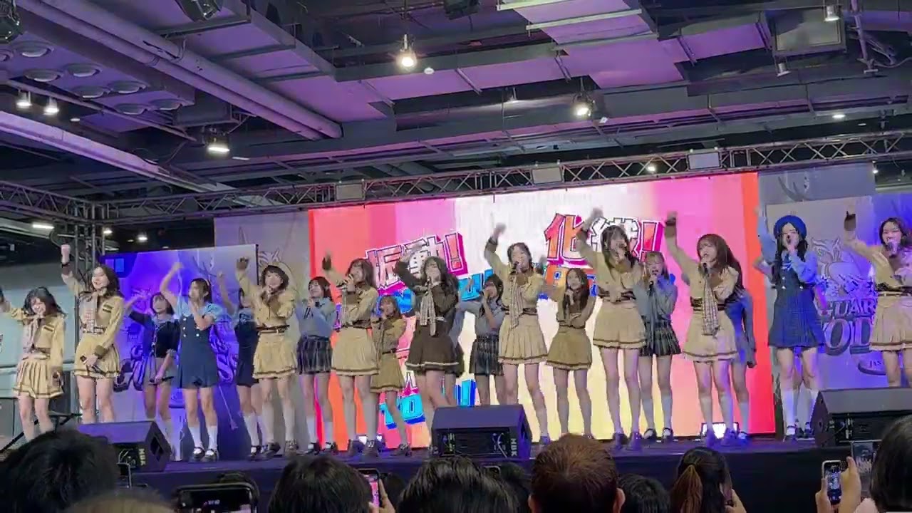 Saikyo ka yo💖 BNK48 @MBKCenterBangkok 