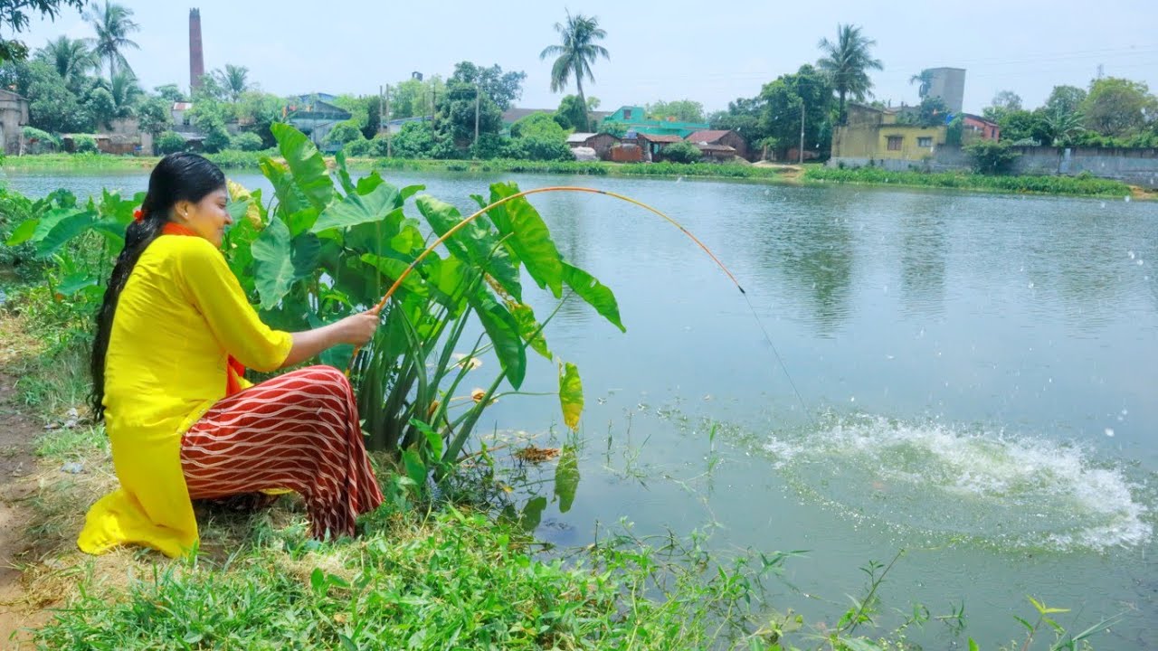 Fishing Video || the beautiful girl catches fish from the village pond || Hook Fishing